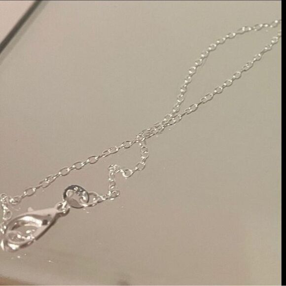 The Triple Crown pendant charm necklace in 925 and cubic zirconia - Picture 3 of 7